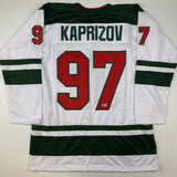 Camiseta de hockey blanca de Minnesota Kirill Kaprizov autografiada/firmada Beckett BAS COA