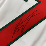 Camiseta de hockey blanca de Minnesota Kirill Kaprizov autografiada/firmada Beckett BAS COA