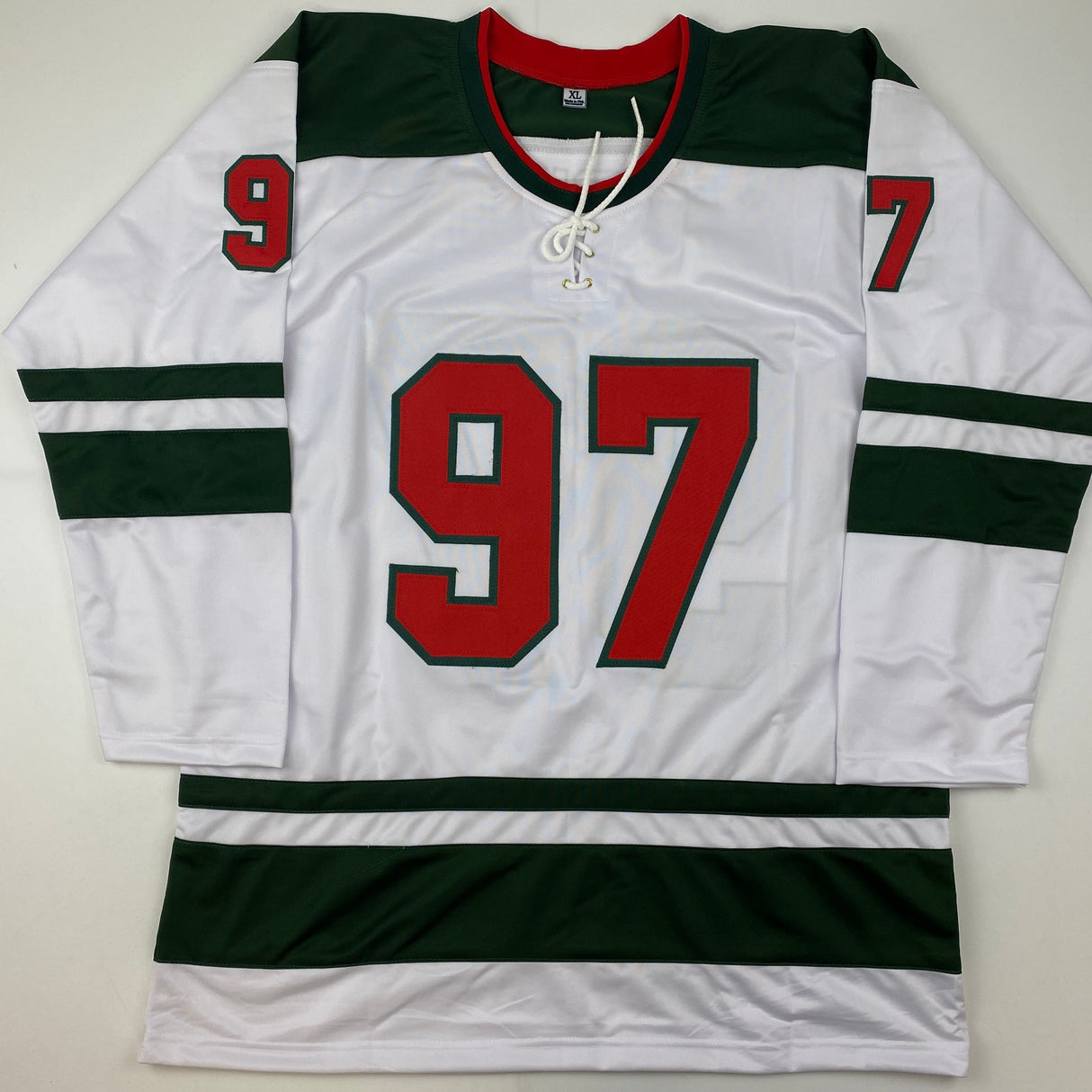 Camiseta de hockey blanca de Minnesota Kirill Kaprizov autografiada/firmada Beckett BAS COA