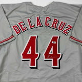 Camiseta de béisbol gris de Cincinnati autografiada/firmada de Elly De La Cruz Beckett BAS COA