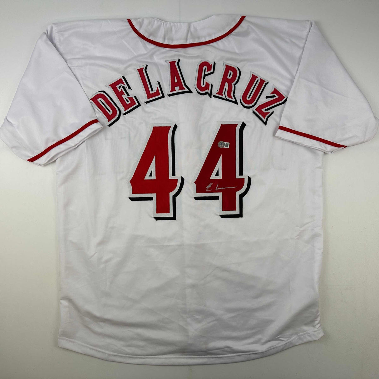 Camiseta de béisbol blanca de Cincinnati autografiada/firmada por Elly De La Cruz Beckett BAS COA