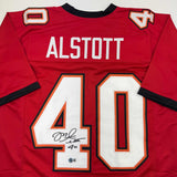Camiseta de fútbol roja de Tampa Bay autografiada/firmada por Mike Alstott Beckett BAS COA
