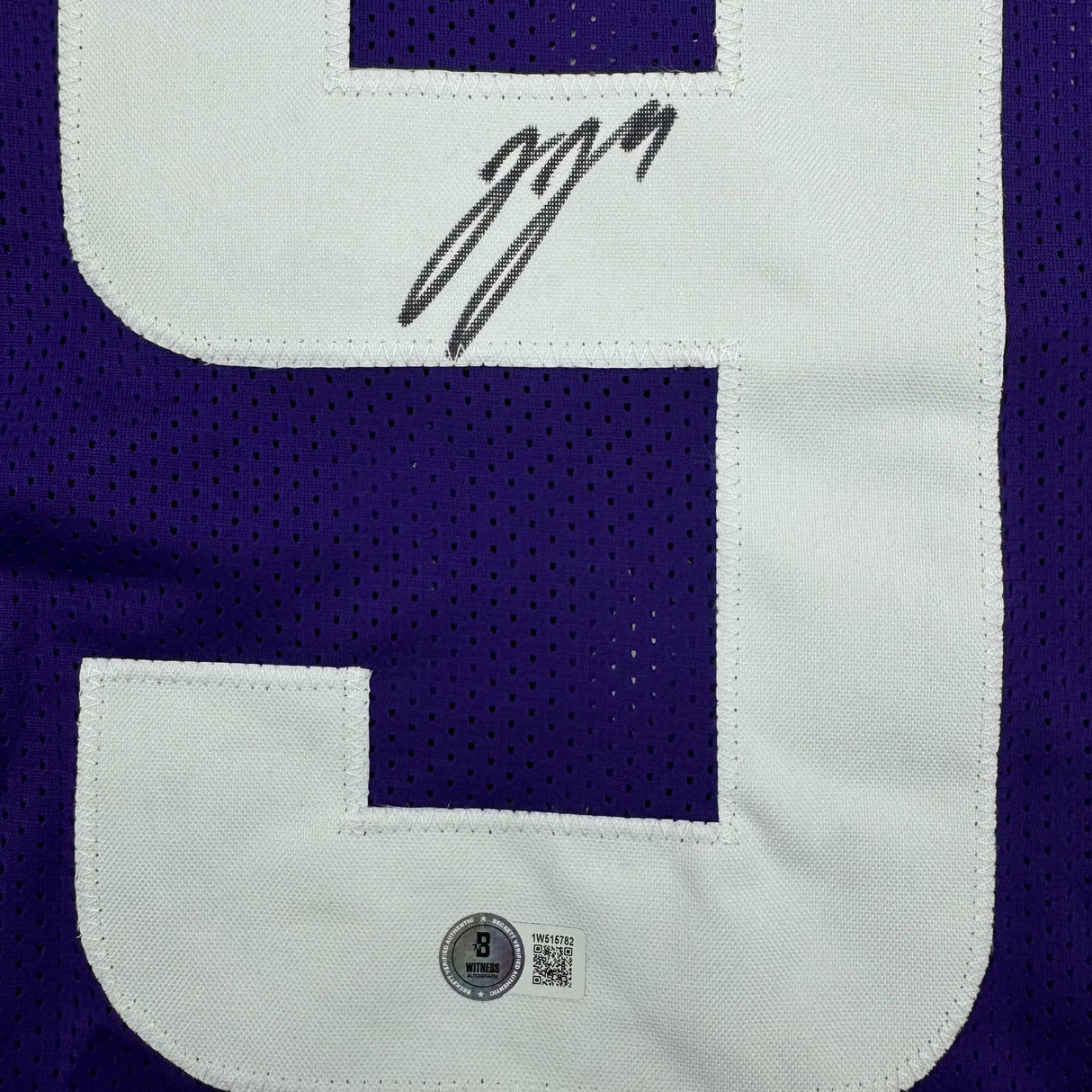 Camiseta de fútbol morado de Minnesota autografiada/firmada por JJ McCarthy (COA)