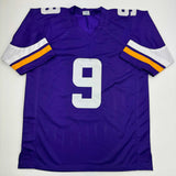 Camiseta de fútbol morado de Minnesota autografiada/firmada por JJ McCarthy (COA)