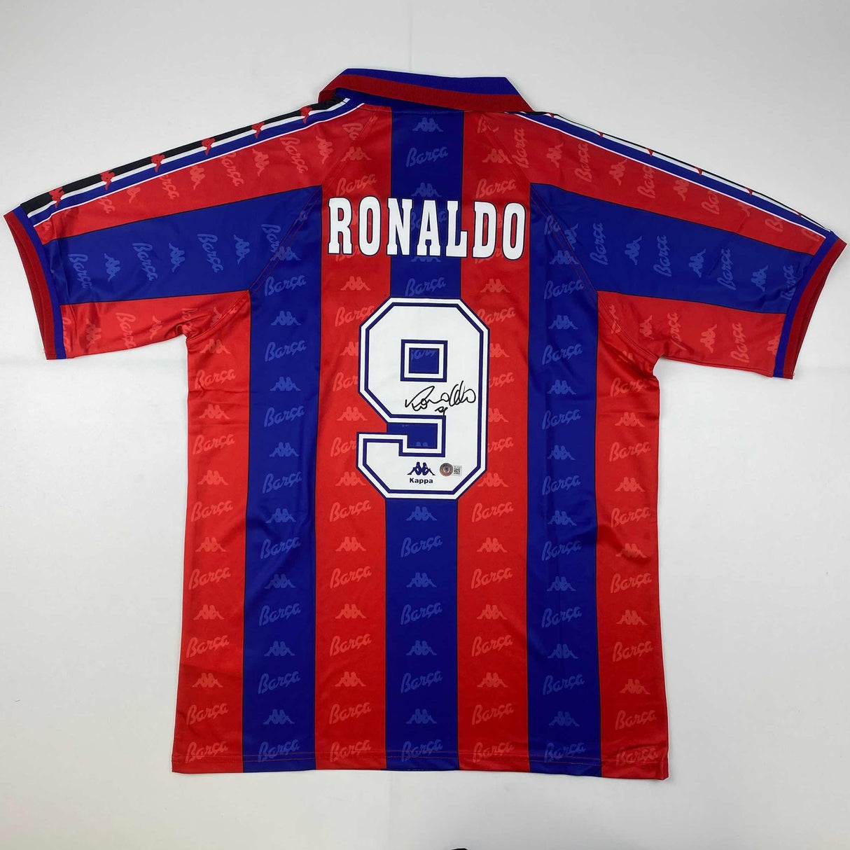 Camiseta de fútbol roja/azul del FC Barcelona de Ronaldo Nazario autografiada/firmada Beckett BAS COA