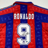 Camiseta de fútbol roja/azul del FC Barcelona de Ronaldo Nazario autografiada/firmada Beckett BAS COA