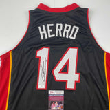 Camiseta de baloncesto negra de Tyler Herro Miami autografiada/firmada JSA COA