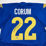 Camiseta de fútbol azul autografiada/firmada de Blake Corum Los Ángeles LA Beckett BAS COA
