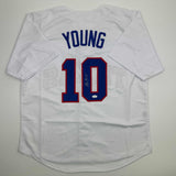 Camiseta de béisbol blanca de Michael Young Texas autografiada/firmada JSA COA