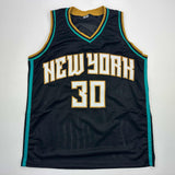 Camiseta de baloncesto negra de Nueva York autografiada/firmada por Breanna Stewart (JSA COA)