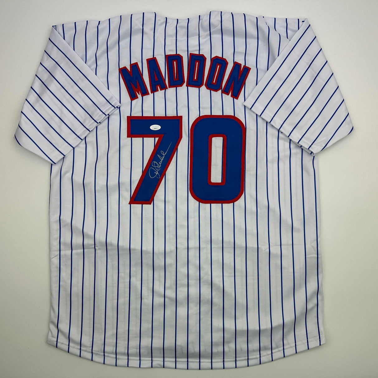 Camiseta de béisbol a rayas de Chicago de Joe Maddon autografiada/firmada JSA COA