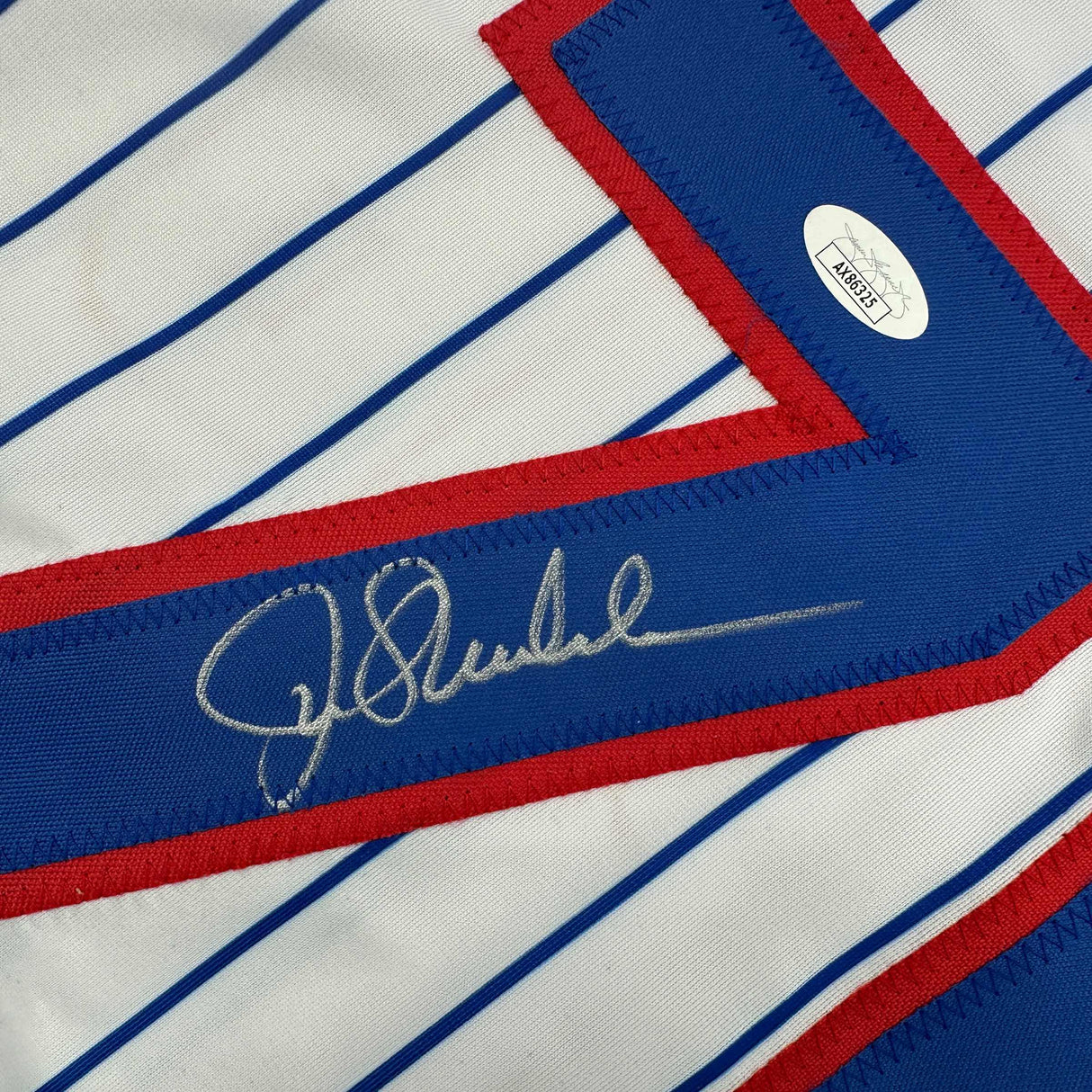 Camiseta de béisbol a rayas de Chicago de Joe Maddon autografiada/firmada JSA COA
