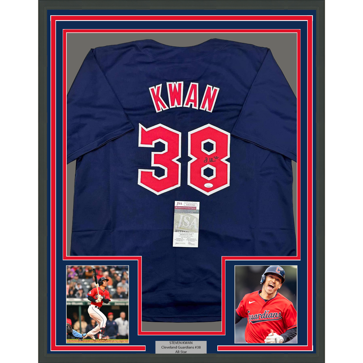 Camiseta de béisbol azul Cleveland de 35 x 39, enmarcada, autografiada y firmada por Steven Kwan (JSA COA)