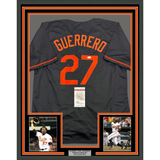 Camiseta de béisbol negra de Baltimore, enmarcada, autografiada y firmada por Vladimir Guerrero, 35 x 39, JSA COA