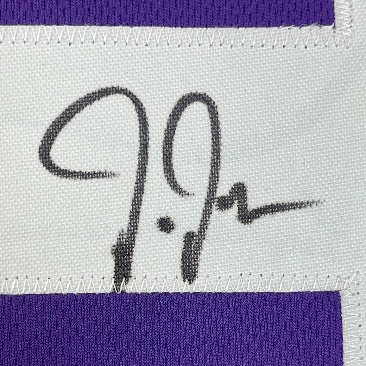 Camiseta de fútbol morado de Minnesota de 35 x 39, enmarcada, autografiada y firmada por Justin Jefferson (JSA COA)