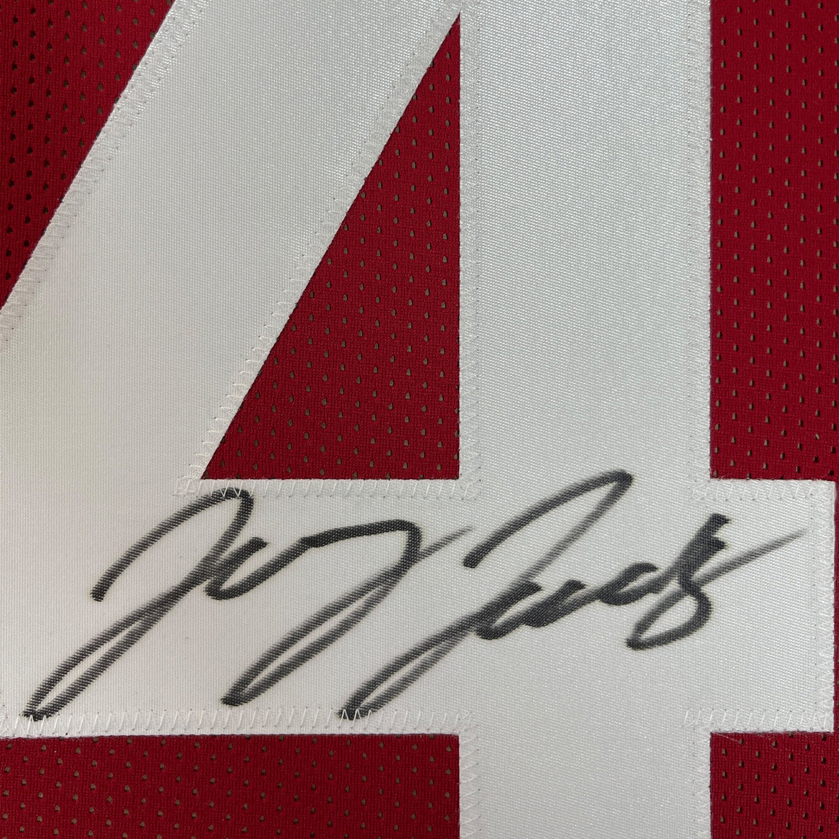 Camiseta de fútbol americano universitario Alabama Red, enmarcada, autografiada y firmada por Jerry Jeudy, 35 x 39, JSA COA