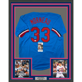 Camiseta de béisbol retro azul de Minnesota de 35 x 39, enmarcada, autografiada y firmada por Justin Morneau (JSA COA)