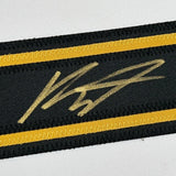 Camiseta de hockey de Minnesota Beckett BAS COA, enmarcada, autografiada y firmada por Kirill Kaprizov, 35 x 39, color blanco y dorado