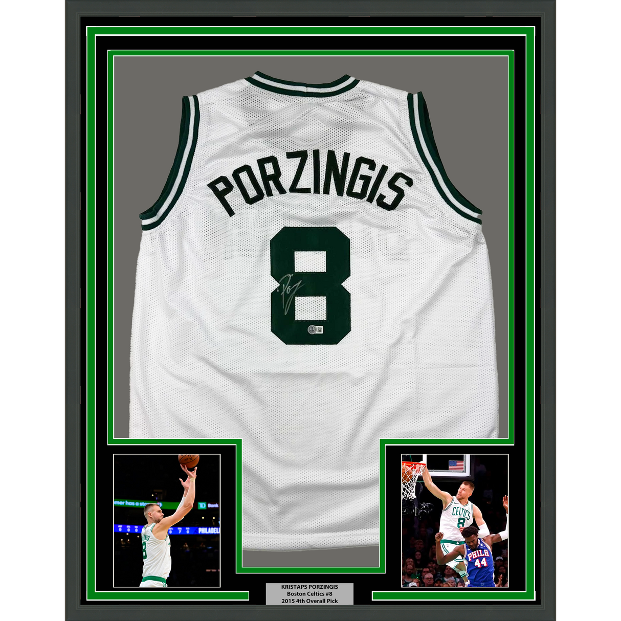 Camiseta de baloncesto blanca de Boston, enmarcada, autografiada y firmada por Kristaps Porzingis, 35 x 39, JSA COA
