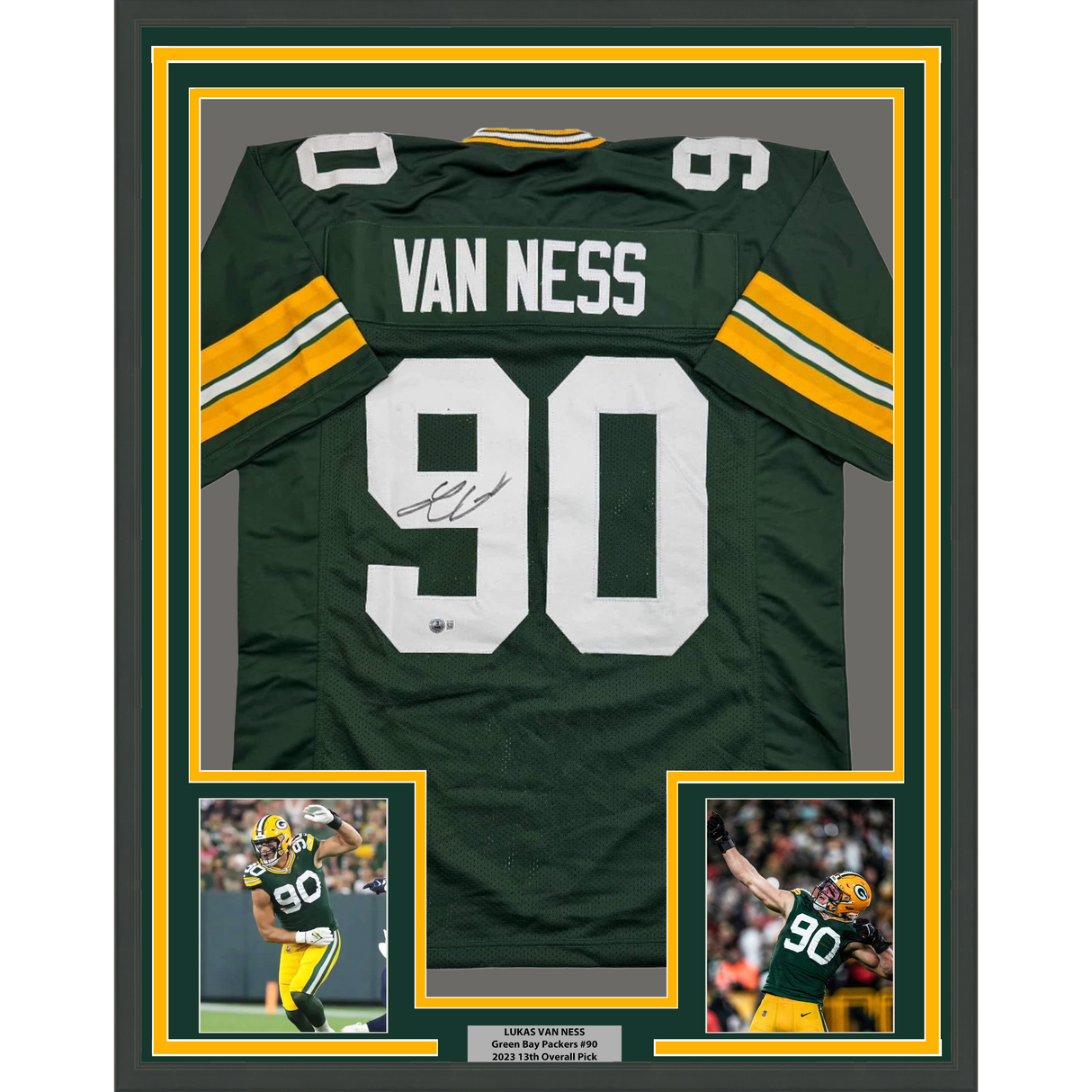 Camiseta de fútbol verde de Green Bay, enmarcada, autografiada y firmada por Lukas Van Ness, 35 x 39, Beckett BAS COA