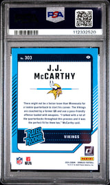 Tarjeta de fútbol RC de novato JJ McCarthy #303 de Panini Donruss, clasificada en 2024, PSA 10 Gem Mint