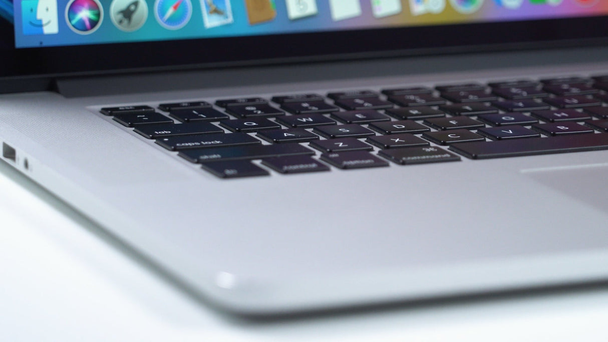 Apple MacBook Pro (15-inch Late 2013) 2.6 GHz I7-4960HQ 8GB 256GB SSD (Silver)
