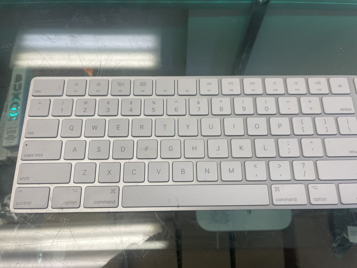 Apple Magic Keyboard with Numeric Keypad MQ052LL/A Silver – Wireless
