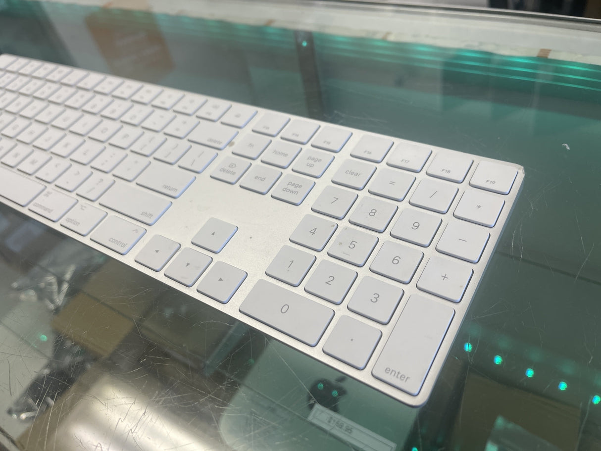 Apple Magic Keyboard with Numeric Keypad MQ052LL/A Silver – Wireless