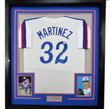 Camiseta de béisbol blanca de Montreal, enmarcada, autografiada y firmada por Dennis Martinez, 35 x 39, JSA COA