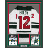 Camiseta de hockey blanca de Minnesota Beckett BAS COA enmarcada, autografiada y firmada por Matt Boldy, 35 x 39