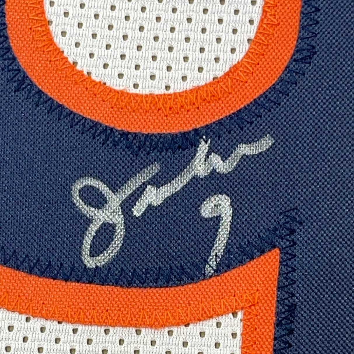 Camiseta de fútbol americano blanca de Chicago, enmarcada, autografiada y firmada por Jim McMahon, 35 x 39, JSA COA