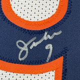 Camiseta de fútbol americano blanca de Chicago, enmarcada, autografiada y firmada por Jim McMahon, 35 x 39, JSA COA