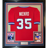 Camiseta de béisbol enmarcada, autografiada y firmada por Phil Niekro, 35 x 39, color rojo Atlanta, JSA COA