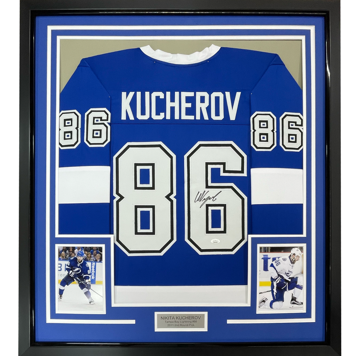Enmarcado autografiado/firmado Nikita Kucherov 35x39 Tampa Bay Blue Hockey Jersey PSA/DNA COA