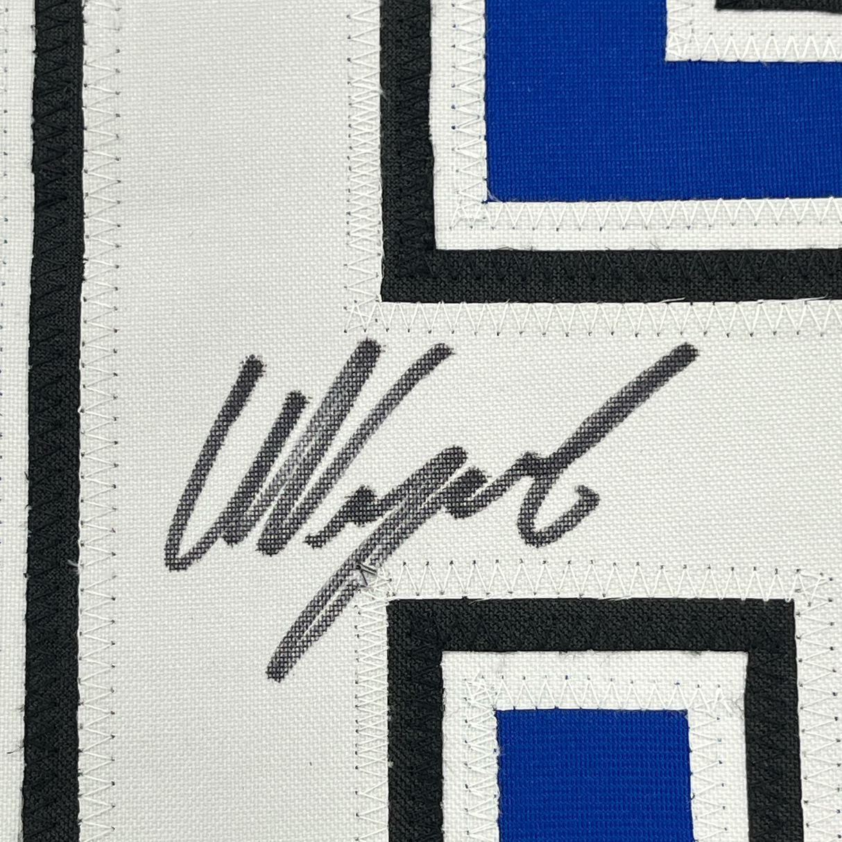 Enmarcado autografiado/firmado Nikita Kucherov 35x39 Tampa Bay Blue Hockey Jersey PSA/DNA COA
