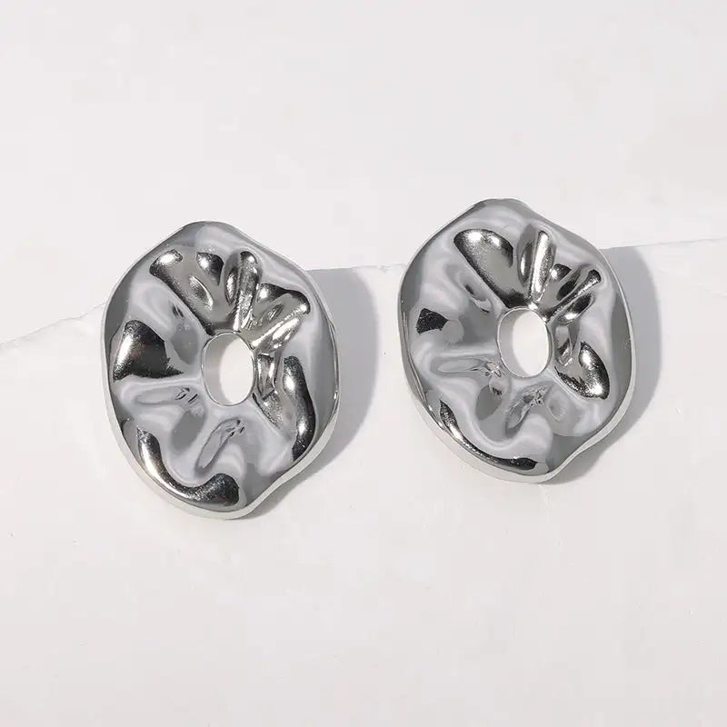 Pendientes de acero inoxidable de temperamento simple con baño de oro de 18 quilates que no se decoloran