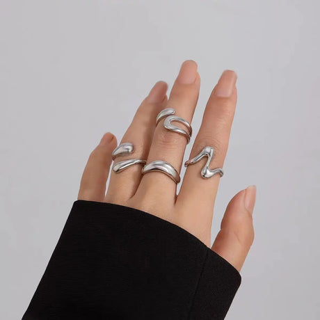 Fashion Personality Metal Curved Ring For Women - Lootquake