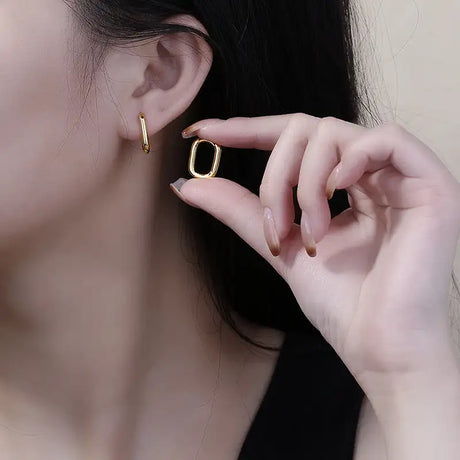 European And American Entry Lux U-shaped Earrings Female Simple Solid - Lootquake