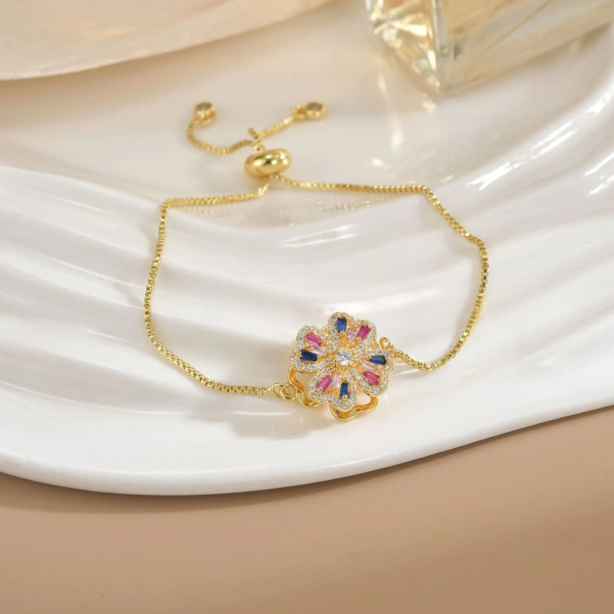 Simple Rotatable Flower Color-preserving Pure Copper Gold-plated Bracelet - Lootquake