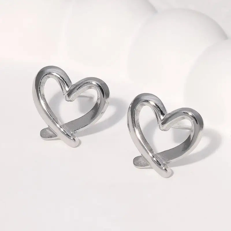 Pendientes de acero inoxidable de temperamento simple con baño de oro de 18 quilates que no se decoloran
