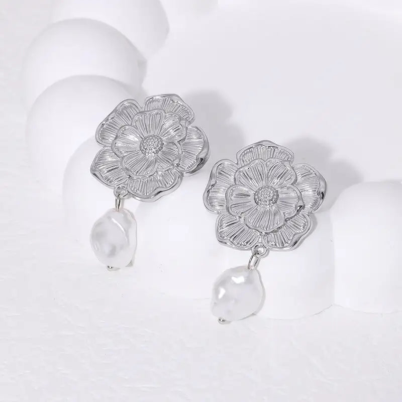 Simple Temperament Stainless Steel Studs 18K Gold Plating Does Not Fade - Lootquake