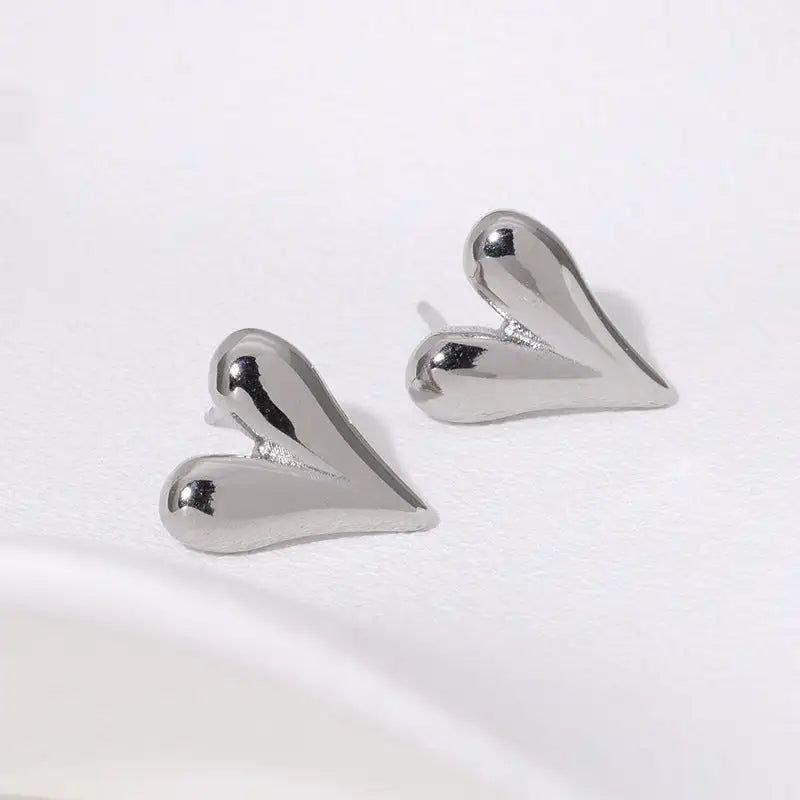 Pendientes de acero inoxidable de temperamento simple con baño de oro de 18 quilates que no se decoloran