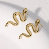 Pendientes de acero inoxidable de temperamento simple con baño de oro de 18 quilates que no se decoloran