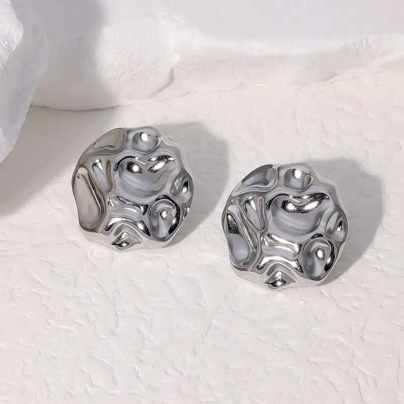 Pendientes de acero inoxidable de temperamento simple con baño de oro de 18 quilates que no se decoloran