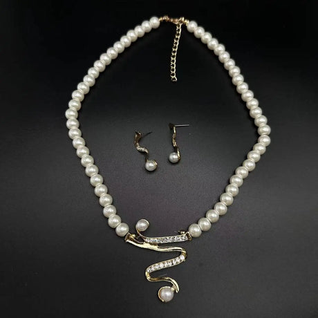 Fashion Personality Deep V Clavicle Pearl Pendant Suit - Lootquake