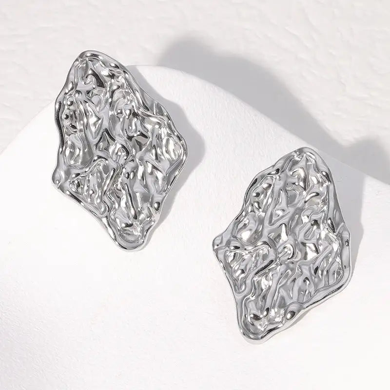 Pendientes de acero inoxidable de temperamento simple con baño de oro de 18 quilates que no se decoloran