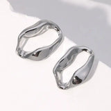Pendientes de acero inoxidable de temperamento simple con baño de oro de 18 quilates que no se decoloran