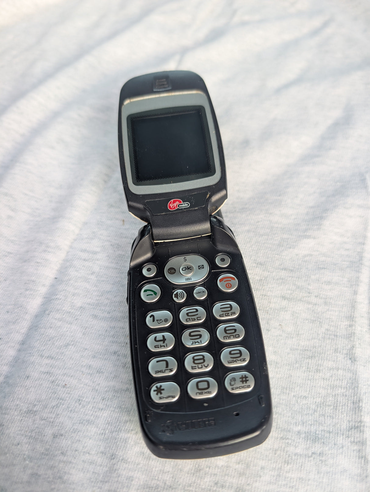 Kyocera Oystr KX9 / Oyster KX9D - White ( Virgin Mobile ) Rare Flip Phone