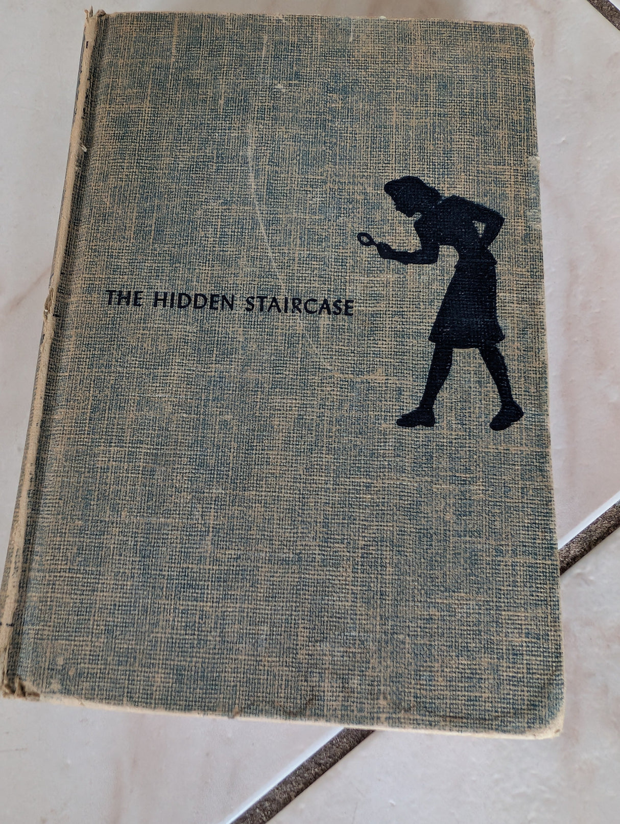 The Hidden Staircase (Nancy Drew, Book 2) - Book by Carolyn Keene First Edition