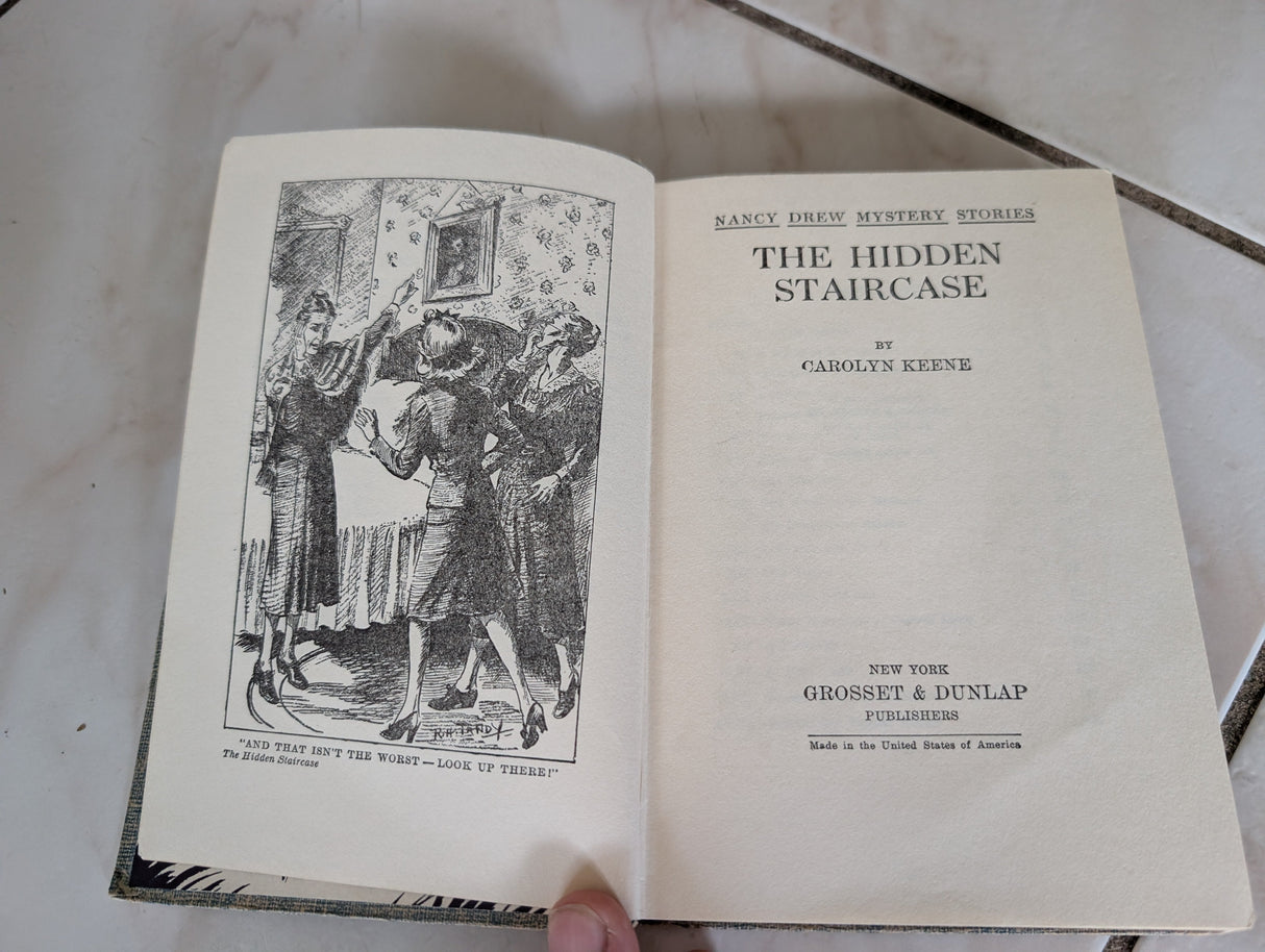 The Hidden Staircase (Nancy Drew, Book 2) - Book by Carolyn Keene First Edition